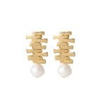 Caitlyn Pearl Earrings